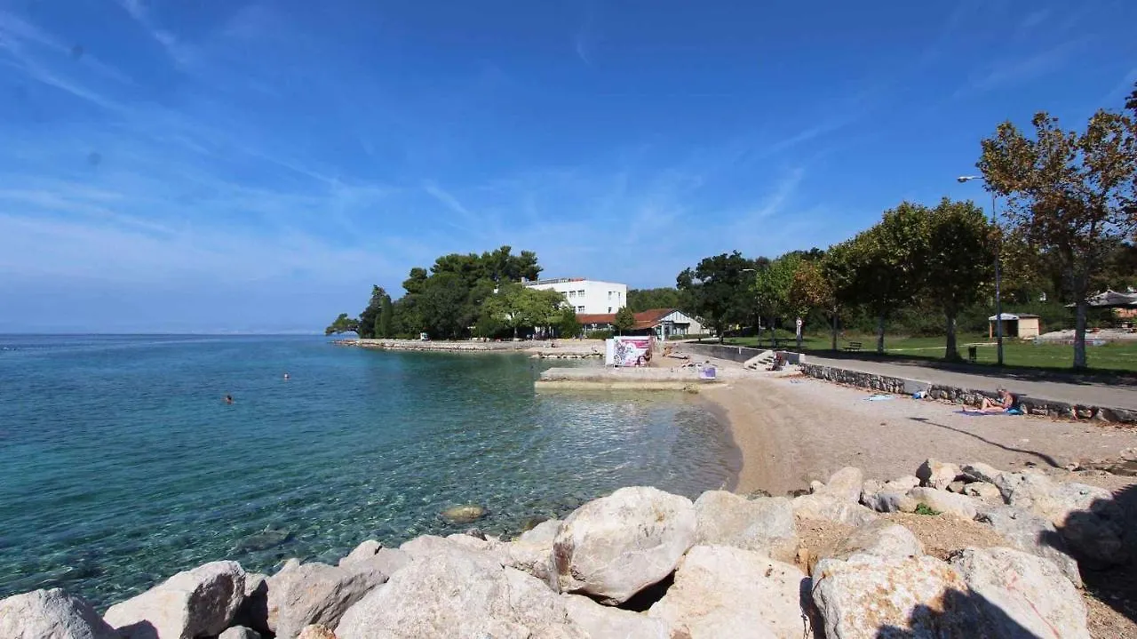 Apartments In Malinska/Insel Krk 34609