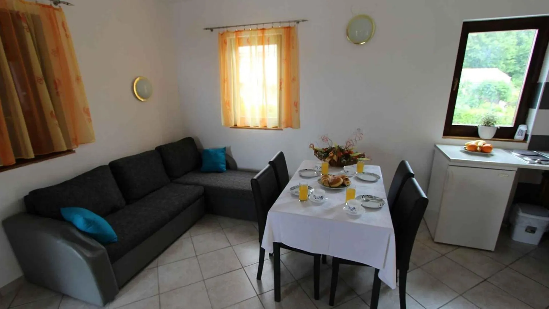 Apartments In Malinska/Insel Krk 34609