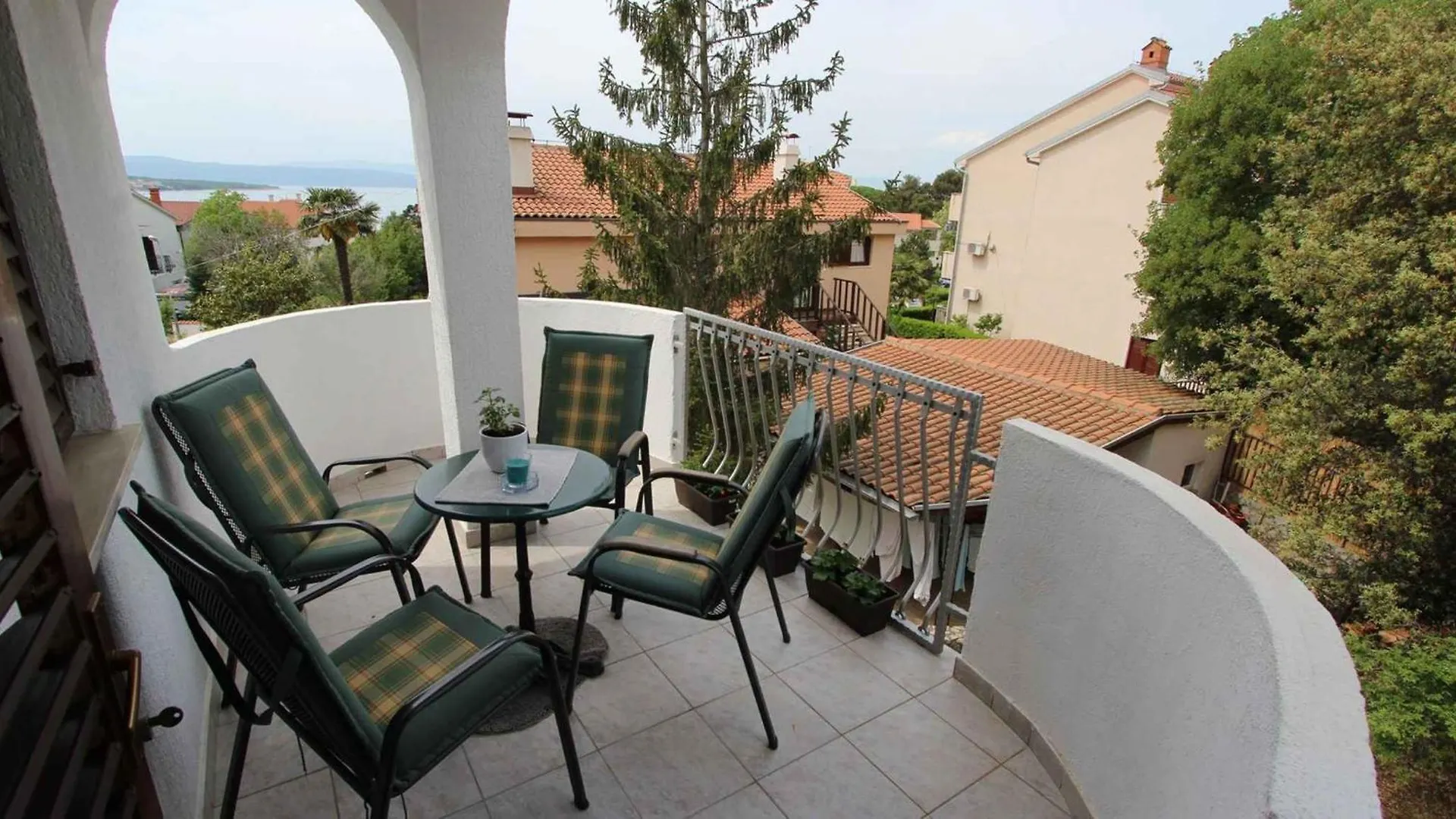 Apartments In Malinska/Insel Krk 34609  Malinska