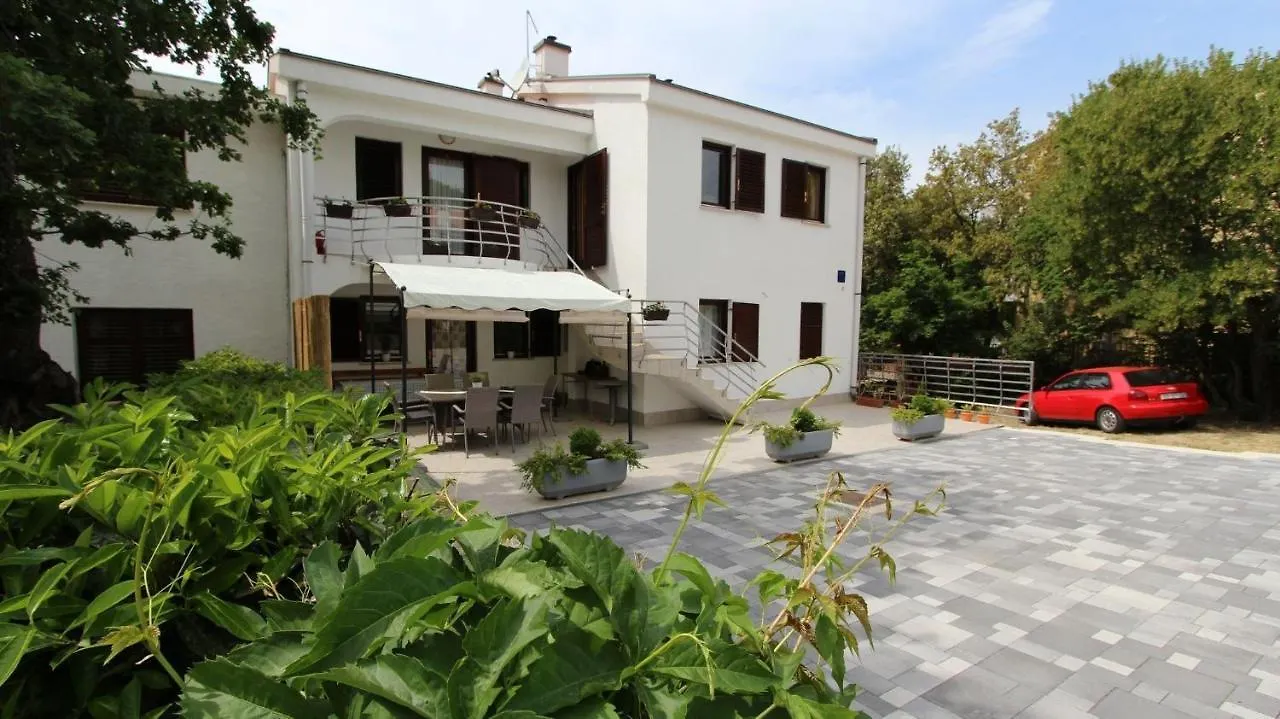 Apartments In Malinska/Insel Krk 34609